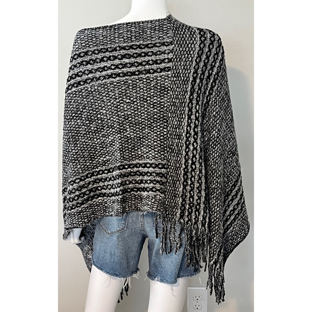 STYLINE Black/white poncho OS - Picture 4 of 9